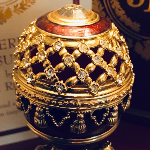 Joan Rivers Imperial Treasures II “The Potpourri Egg” - Picture 2 of 9